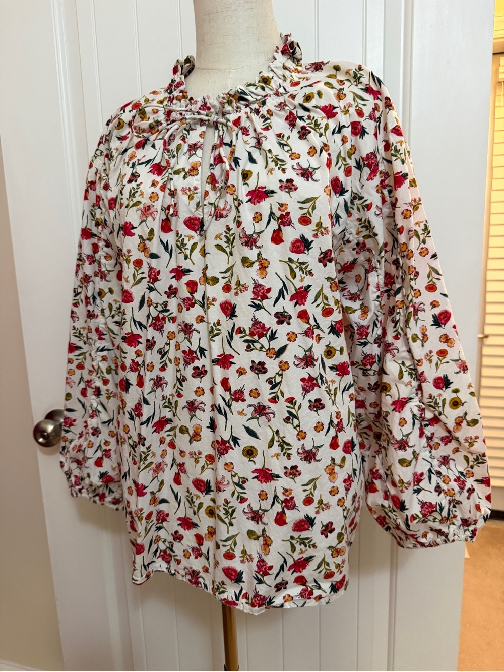 J.Crew Floral Peasant Top in White Red Green & Yellow Blooms Sz. XL
